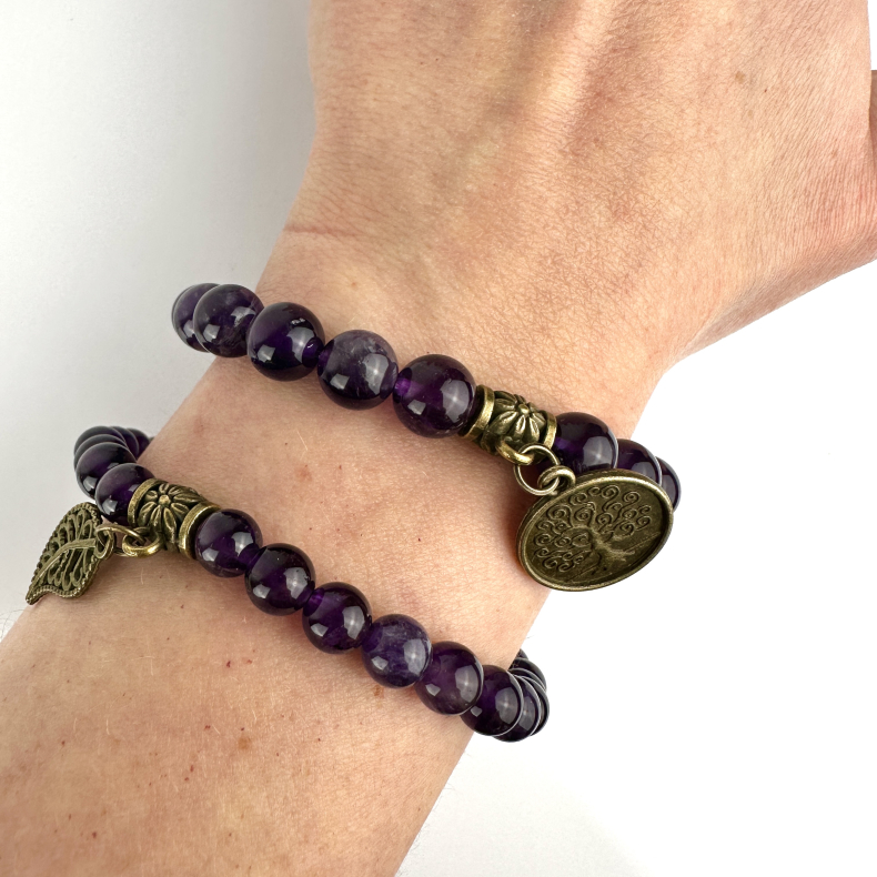 Ametyst armbnd st m. Livets tr og fjer, 6 og 8 mm perler
