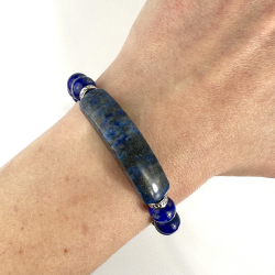 Lapis Lazuli justerbart armbnd m. ls, 8 mm perler