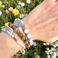 Tigerje og Howlit armbnd m. Livets tr, fjer og lotus, 6 og 8 mm perler