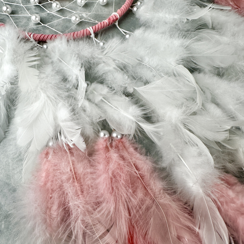 Drmmefanger Rosakvarts m. hvid og pink fjer