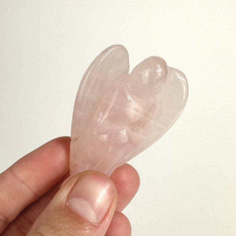 Rosakvarts, mellem engel 