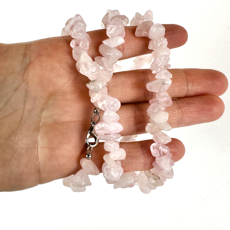 Rosakvarts halsk�de, chips