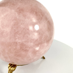Rosakvarts Kugle, L