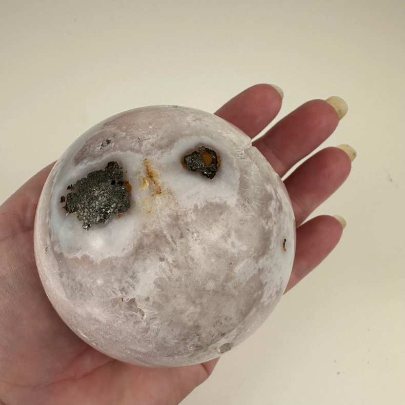 Pink Ametyst med Pyrit, Kugle