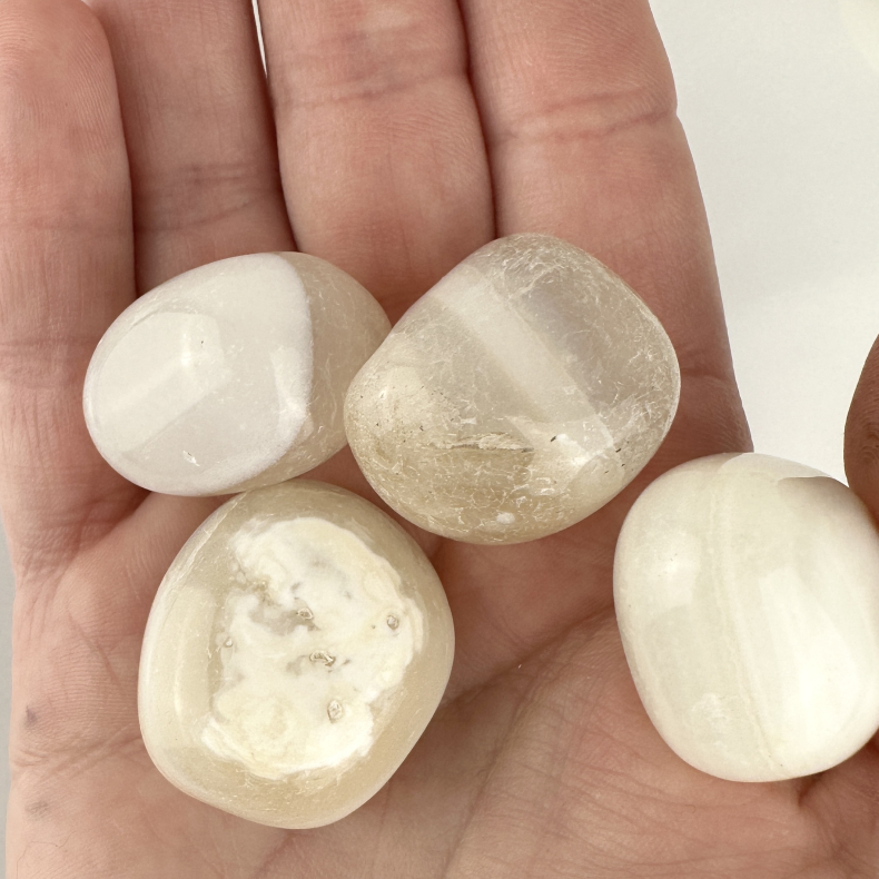 Hvid agat/Freds Agat, lommesten 