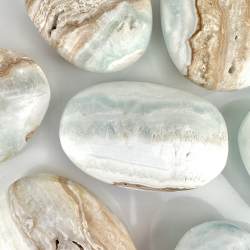 Caribisk Calcit Palmstone, Medium