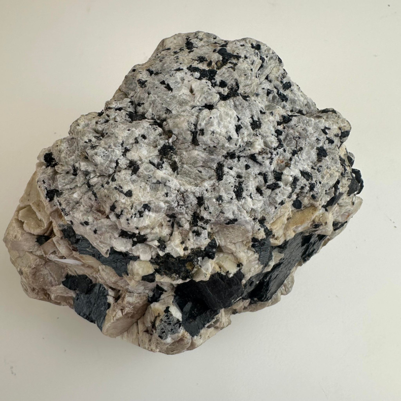 Rgkvarts, Feldspal og Sort Tumalin, Klynge B