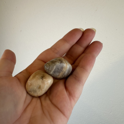 Mnesten med solsten, Lommesten 