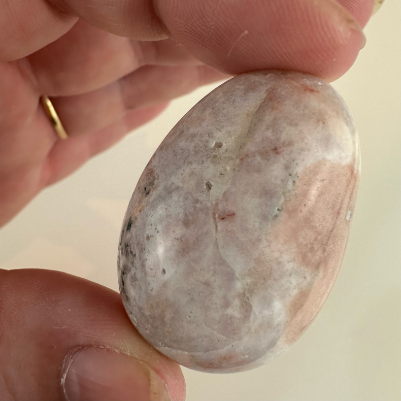 Pink Pebble, Lommesten 