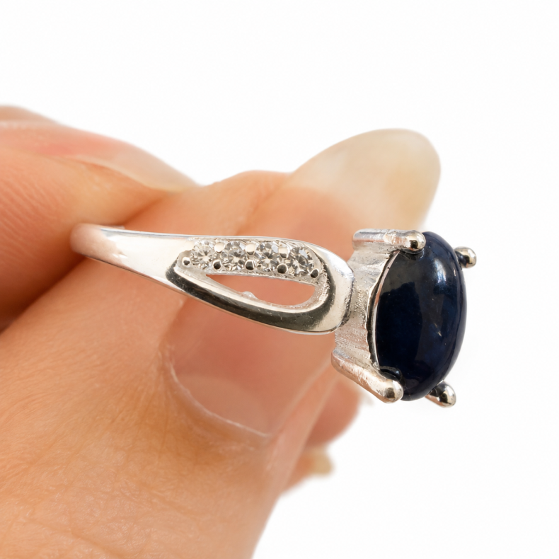 Safir sten i s�lv ring 
