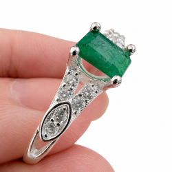 Smaragd sten i s�lv ring 