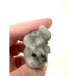 Labradorit siddende elefant 