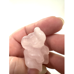 Rosakvarts siddende elefant 