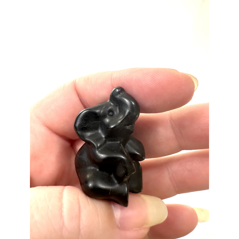 Sort Obsidian, siddende elefant 