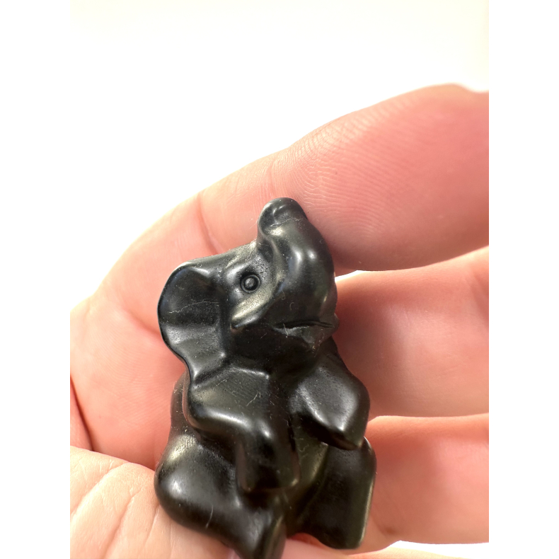 Sort Obsidian, siddende elefant 