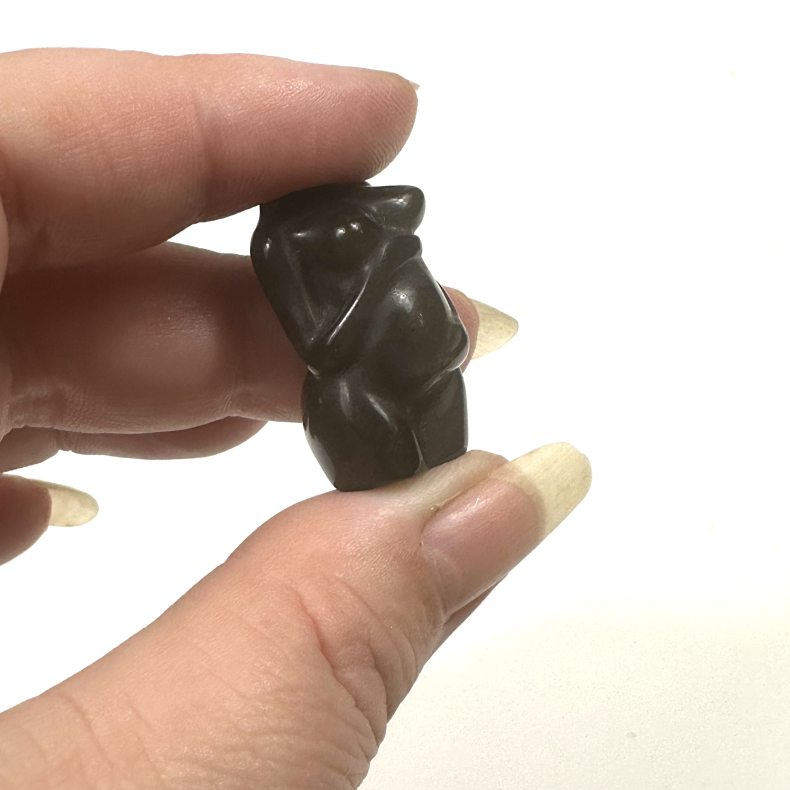 Sort Obsidian, Gravid Kvindekrop 