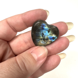 Labradorit mellem hjerter 