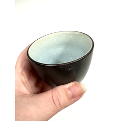 Krus m Lysebl farve inden i