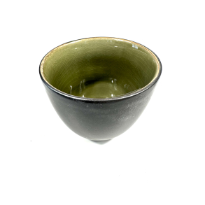 Krus m m�rkegr�n farve inden i