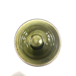 Krus m mrkegrn farve inden i