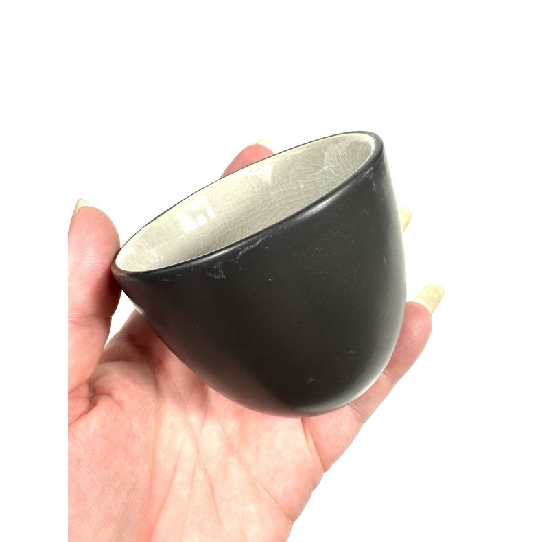 Krus m gr farve inden i