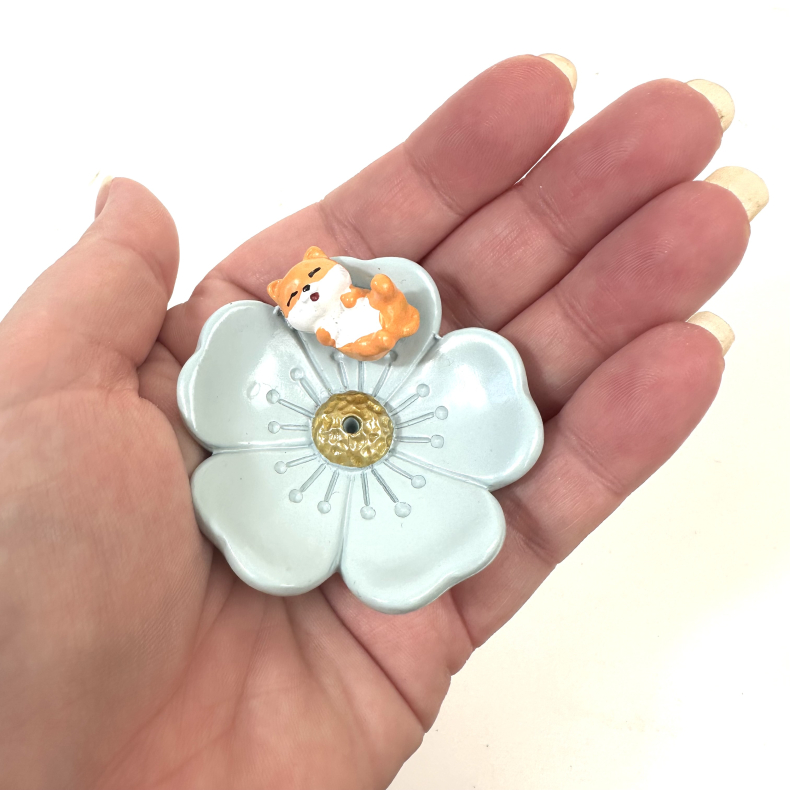 Rgelsesholder med kat i bl blomst 