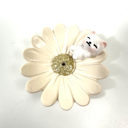 Rgelsesholder med kat i hvid blomst 