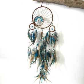 Bl� howlit i dr�mmefanger 