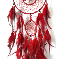 Drmmefanger med rde krystaller 