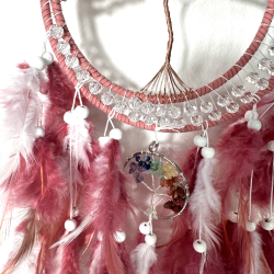 Rd Agat i drmmefanger og krystaller i chakra farver 