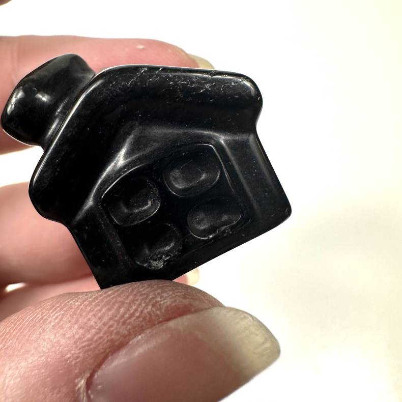 Sort Obsidian, lille hus 