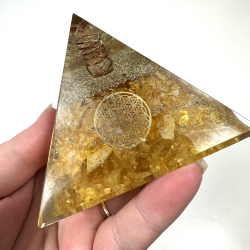 Citrin i Orgone Pyramide 