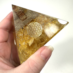 Citrin i Orgone Pyramide 