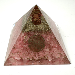 Rosakvarts i Orgine Pyramide 