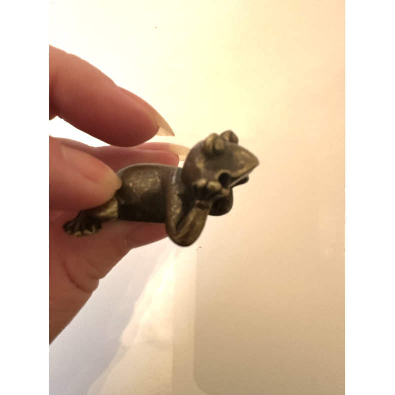 Liggende fr, som rgelsesholder  