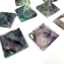 Fluorit pyramider mellem 