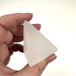 Selenit pyramide 