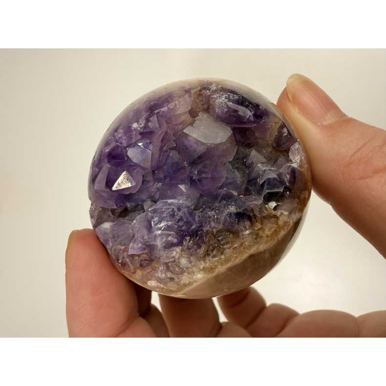 Ametyst kugle halv poleret W