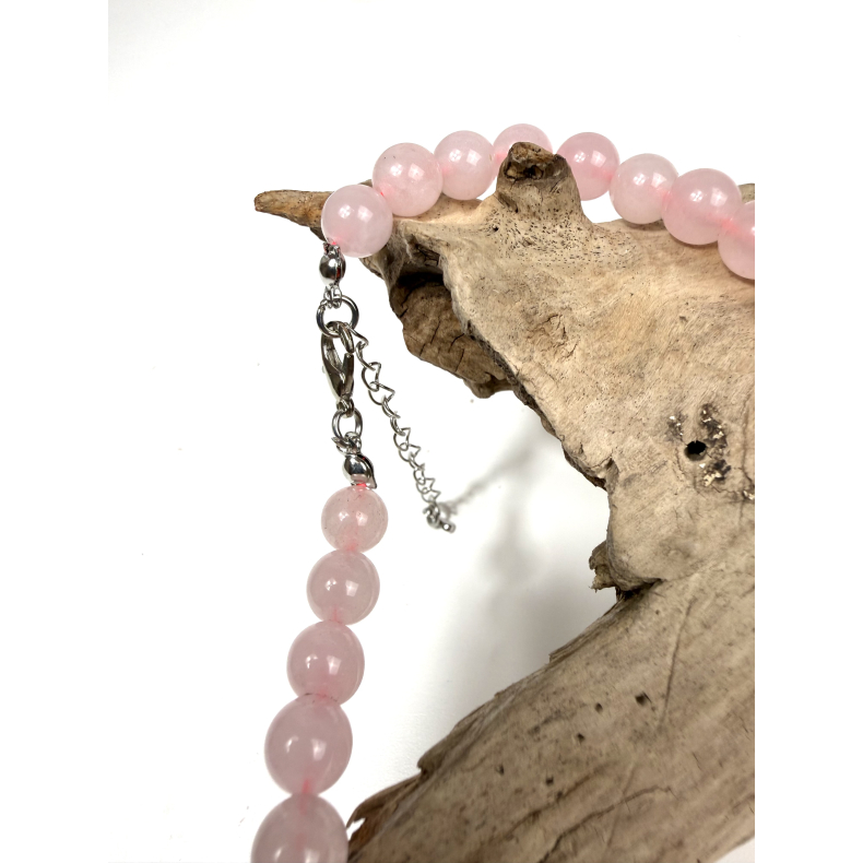 Rosakvarts halsk�de 