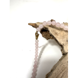 Rosakvarts halsk�de med vedh�ng 