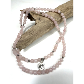 Rosakvarts lang halsk�de 