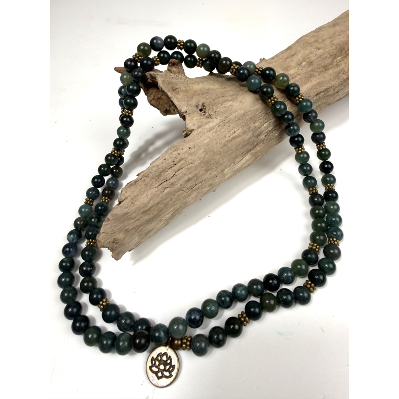 Mos agat lang halsk�de 