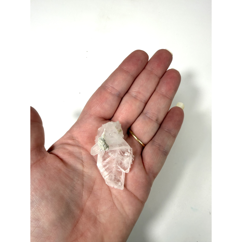 Bjergkrystal klynger sm� 