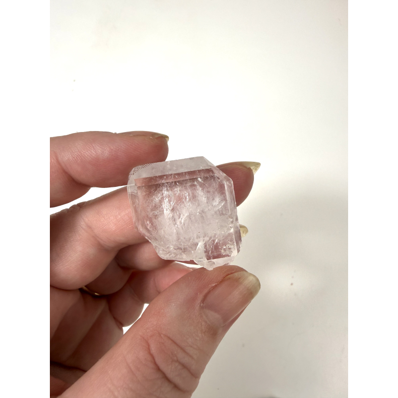 Bjergkrystal klynger sm� 