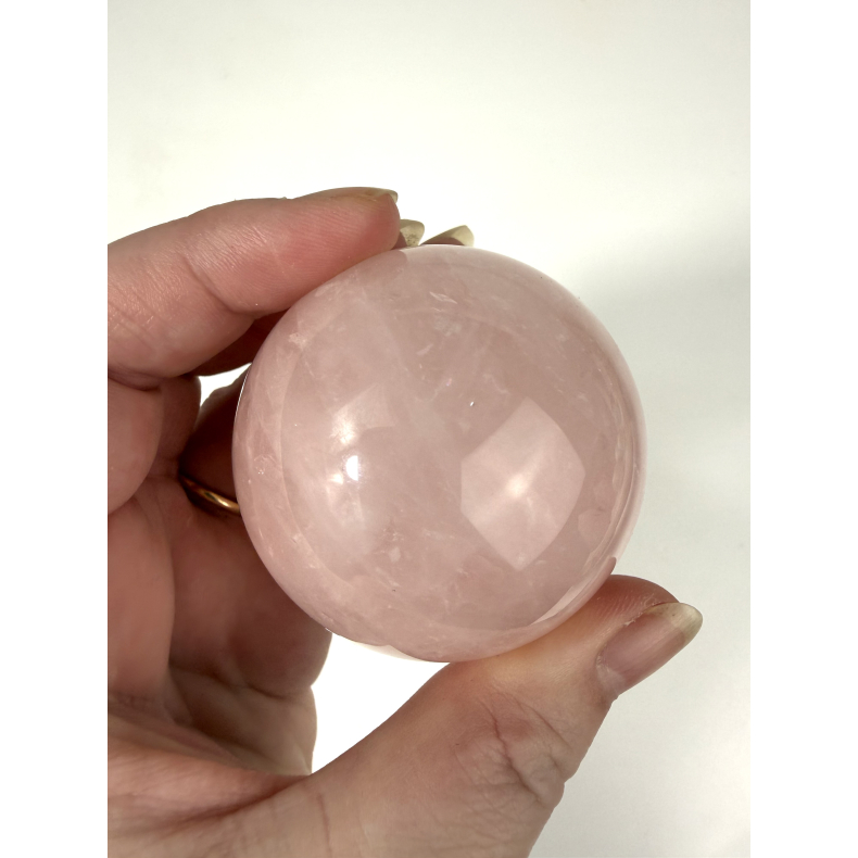 Rosakvarts kugle V
