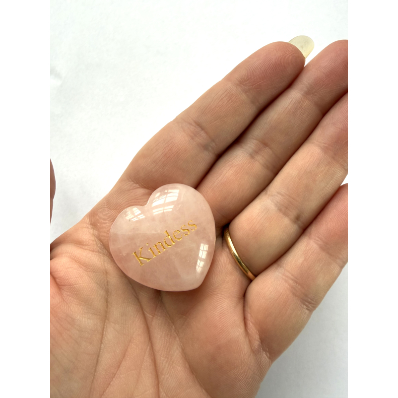 Rosakvarts hjerte m tekst 