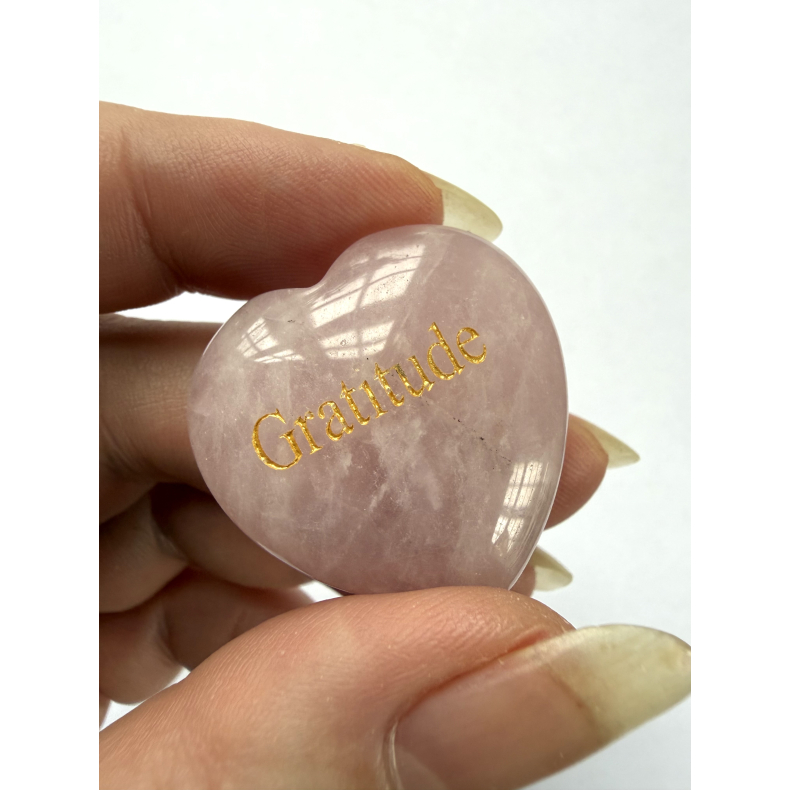 Rosakvarts hjerte m tekst 