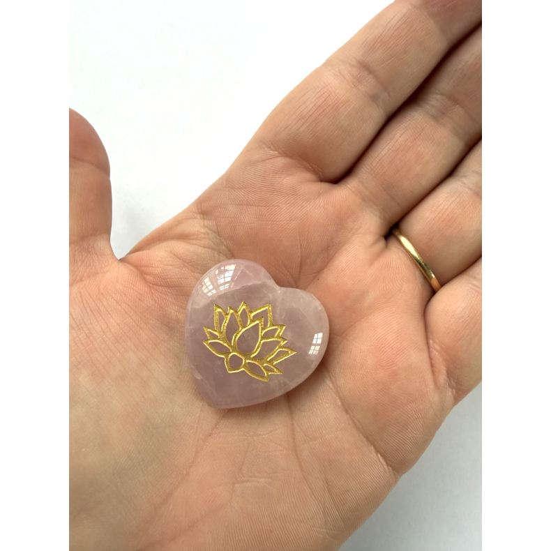 Rosakvarts hjerte m lotusblomst 