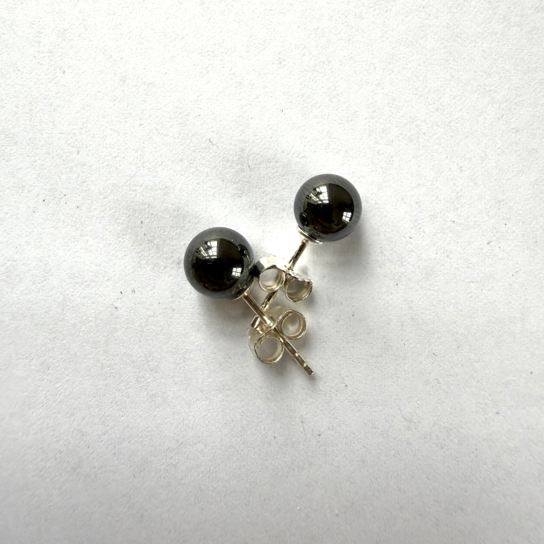 H�matit �restikker i s�lv 