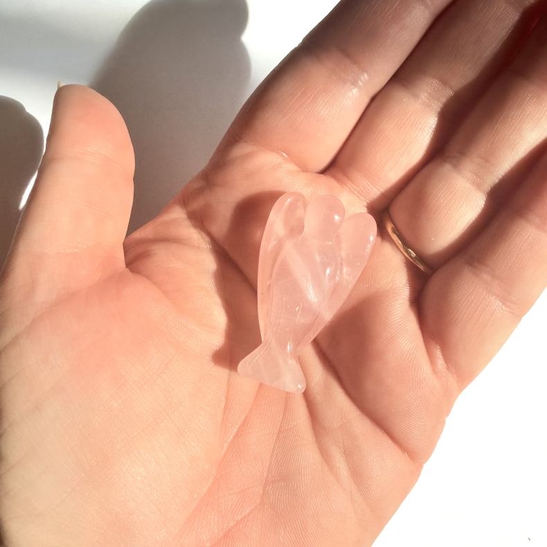 Rosakvarts lille engel 